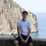 Elite-dOr-student-posing-at-Cap-Carbon-viewpoint-during-the-Bejaia-cultural-trip