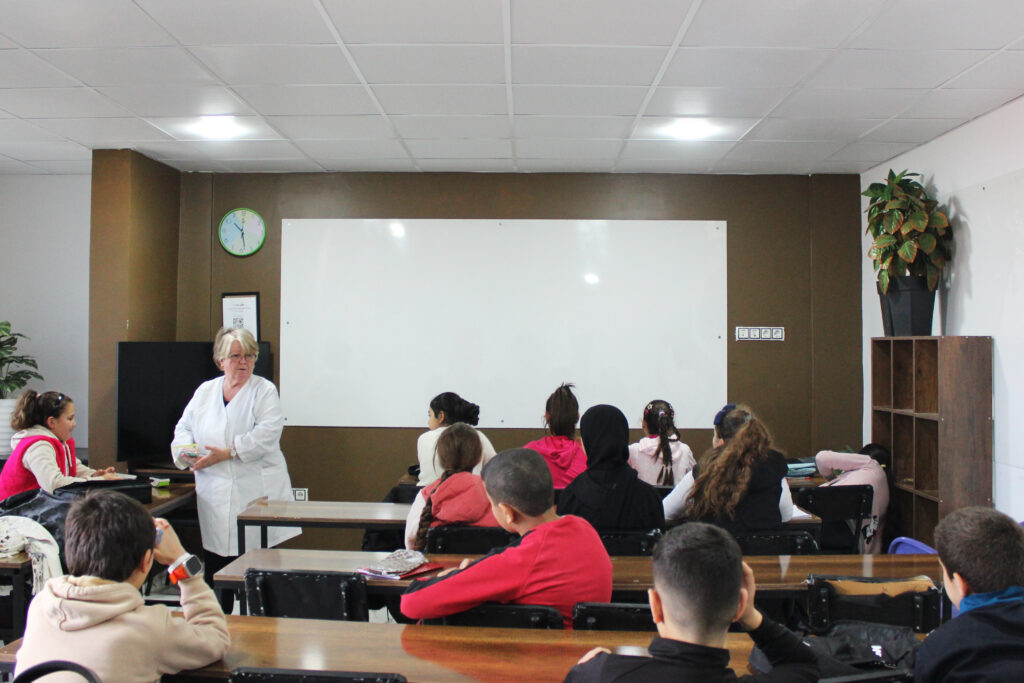 Elite-dOr-teen-French-language-class-students-with-teacher-inside-the-classroom-Dellys-Algeria